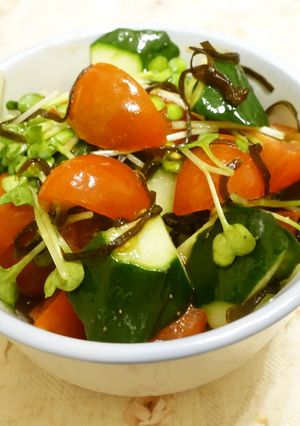 簡単！トマトと胡瓜の塩昆布和え★夫の料理-レシピのメイン写真
