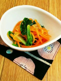 めんつゆで。人参とほうれん草の胡麻和え-レシピのメイン写真