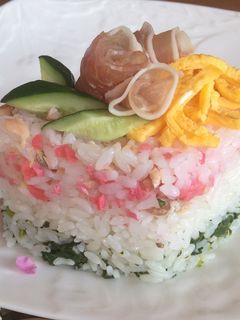 ひな祭り 菱餅型ケーキ寿司-レシピのメイン写真