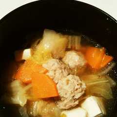 รูปของ 生姜＆ネギたっぷりの肉団子汁♡