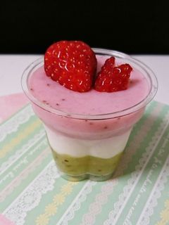 ひな祭り♪果物と牛乳の菱餅風寒天ゼリー-レシピのメイン写真