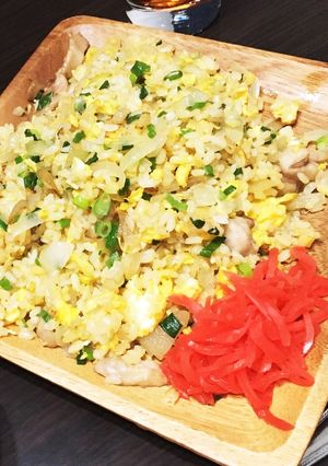 パラパラニンニク鶏皮チャーハン-レシピのメイン写真