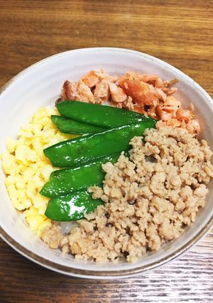 鶏そぼろ丼-レシピのメイン写真