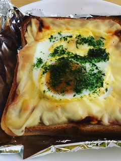食パンの上に卵!トースト♡-レシピのメイン写真