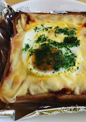 食パンの上に卵！トースト♡-レシピのメイン写真
