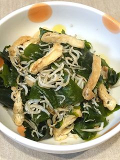 油揚げとしらすとわかめのごま油炒め-レシピのメイン写真