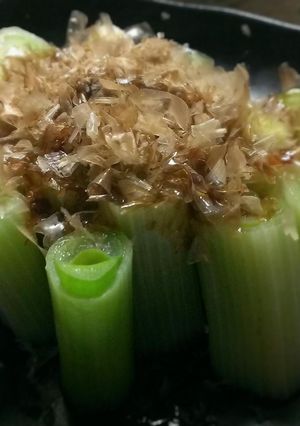 レンジでチン。トロ甘♪長ネギ立てました。-レシピのメイン写真