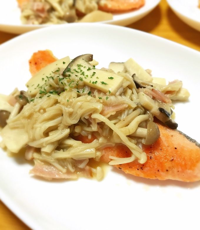 簡単♪鮭のムニエル~きのこソテーのせ~-レシピのメイン写真