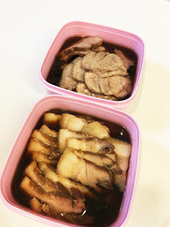 炊飯器で2種同時に 柔らか焼豚-レシピのメイン写真