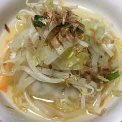 รูปของ 5分で！野菜たっぷり簡単餃子スープ