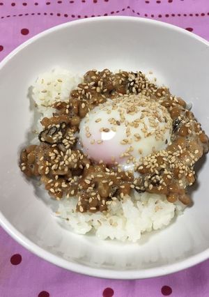 我が家の塩昆布ｄｅ温玉納豆丼-レシピのメイン写真