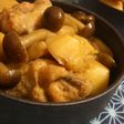 さといもと手羽元の煮物