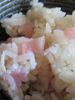 赤大根でサクラご飯-レシピのメイン写真