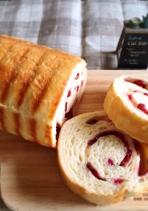 春色♡チーズとクランベリーのパン-レシピのメイン写真