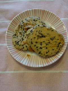 簡単おやつ 上新粉とゴマの和風パンケーキ-レシピのメイン写真