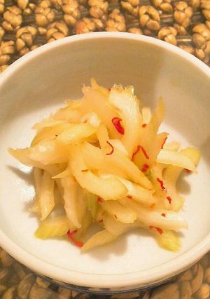 ピリッっと大人の味 セロリの浅漬け-レシピのメイン写真