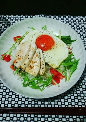 簡単カフェめし風 チキンサラダ丼-レシピのメイン写真