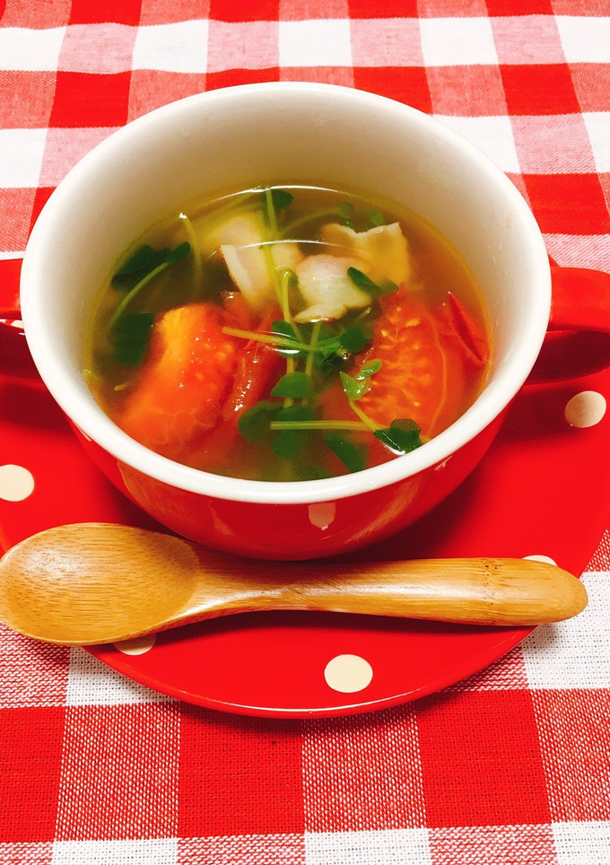 簡単♪トマトと豆苗のコンソメスープ-レシピのメイン写真