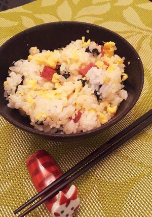 巻かずに混ぜるだけ！スパムおむすびごはん-レシピのメイン写真