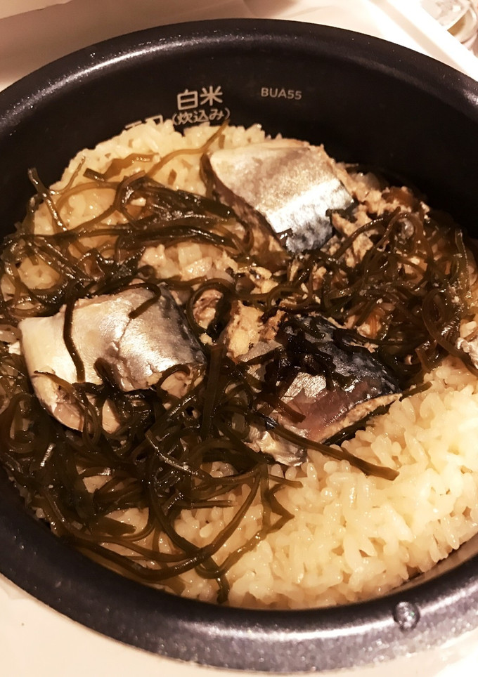 鯖水煮と塩昆布の炊き込みご飯-レシピのメイン写真