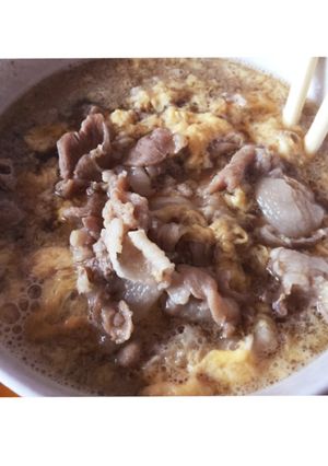 材料5つ!冷凍うどんの豚卵とじ-レシピのメイン写真
