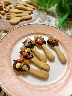 ココナッツオイルde型抜きクッキー-レシピのメイン写真