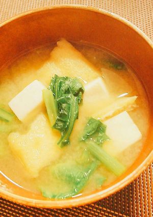 かぶの葉と油揚げと豆腐の味噌汁-レシピのメイン写真