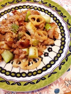 ご飯が進む♡豚バラと蓮根と長葱の甘酢炒め-レシピのメイン写真