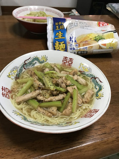 豚肉とセロリの塩ラーメン-レシピのメイン写真