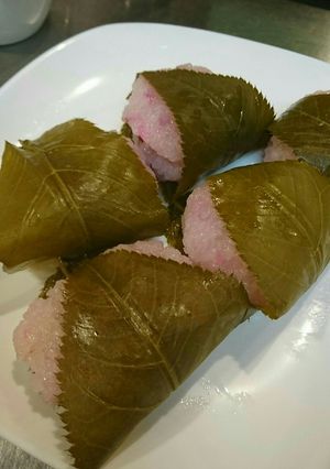 子どもの手で包める♪さくら餅の包み方-レシピのメイン写真