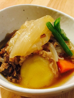春を感じる♬新玉ねぎの優しい肉じゃが-レシピのメイン写真