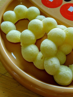 材料3つ★さつま芋のフワフワ焼きドーナツ-レシピのメイン写真