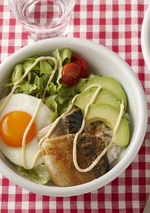 ちょっぴりハワイアン<ロコモコ風丼>-レシピのメイン写真