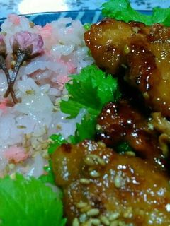 桜ご飯の酢飯と、豚ロースの甘辛照り焼き-レシピのメイン写真