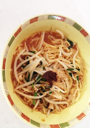 餃子の王将 ラーメン 野菜炒めのせ-レシピのメイン写真