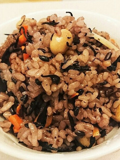 黒米入り五目炊き込みご飯-レシピのメイン写真