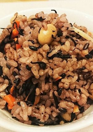 黒米入り五目炊き込みご飯-レシピのメイン写真