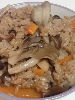 ヘルシー♥きのこたっぷり♥炊き込みご飯-レシピのメイン写真