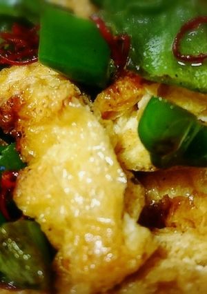 ピーマンと油揚げのバター醤油ピリ辛炒め-レシピのメイン写真