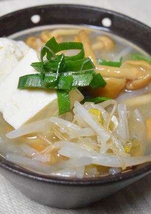 簡単★もやしとなめこの味噌汁-レシピのメイン写真