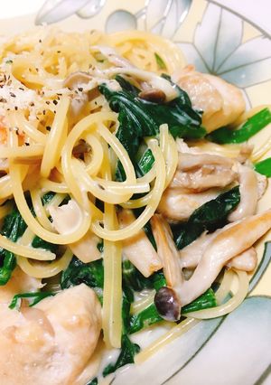 鶏胸肉しめじほうれん草クリームパスタ-レシピのメイン写真