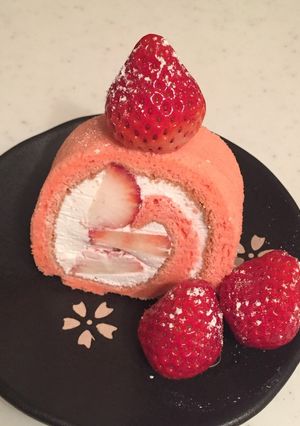 簡単ピンクのロールケーキ(甘さ控えめ)-レシピのメイン写真