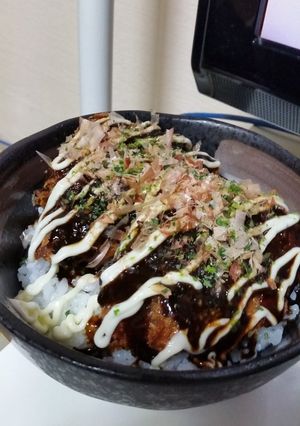 簡単ボリューム♪冷凍お好み焼きカツ丼！-レシピのメイン写真