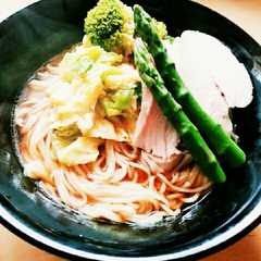 รูปของ 野菜たっぷり！春キャベツの卵とじラーメン