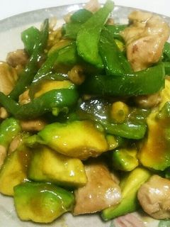アボカドと鶏もも肉炒め-レシピのメイン写真