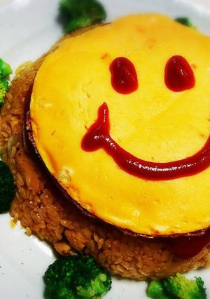 ニコちゃんマークのまん丸玉子オムライス♡-レシピのメイン写真