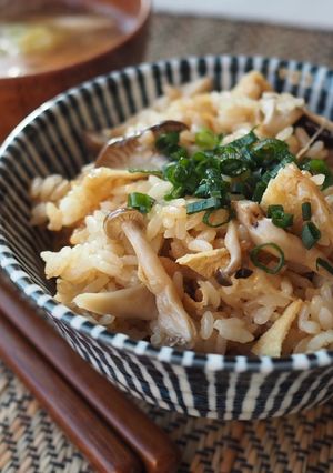 きのこたっぷり炊き込みごはん-レシピのメイン写真