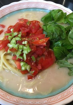 バジル&トマトの豚骨ラーメン-レシピのメイン写真