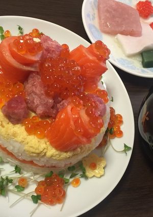市販のだし巻き卵で簡単☆お寿司ケーキ-レシピのメイン写真