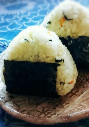 お茶漬けの素アレンジ♪お茶漬けおにぎり-レシピのメイン写真